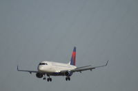 N619CZ @ KBIL - Skywest Embraer lands at Billings Logan