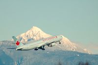 C-GHLA @ YVR - Departure from YVR