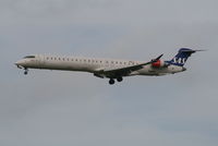 OY-KFI @ EBBR - Arrival of flight SK1591 to RWY 25L