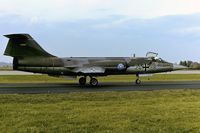 24 98 @ ETSN - taxying to the flightline