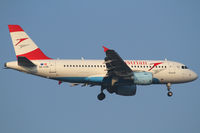 OE-LDE @ VIE - Austrian Airlines