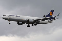 D-ALCD @ EDDF - short final rwy 25L