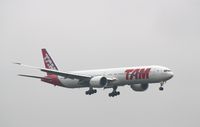 PT-MUC @ EGLL - Boeing 777-300ER