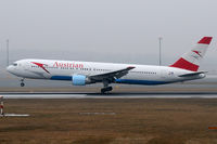 OE-LAT @ VIE - AUA - by Chris Jilli