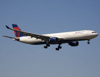 N804NW @ KSEA - My first Delta A330, I think. Short final rwy 34R. Who says Seattle has a rainy climate ? - by Philippe Bleus