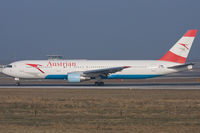 OE-LAW @ LOWW - Austrian Airlines