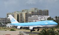 PH-BFN @ TNCM - KLM PH-BFN landing at TNCM - by Daniel Jef