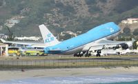 PH-BFN @ TNCM - KLM PH-BFN departing TNCM - by Daniel Jef
