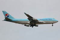 HL7438 @ LOWW - KOREAN AIR CARGO @ VIE