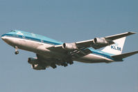 PH-BUI @ LOWW - KLM - Royal Dutch Airlines
