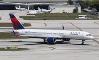 N555NW @ KFLL - Boeing 757-200
