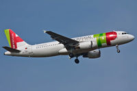 CS-TNT @ EGKK - On approach to Gatwick