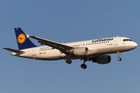 D-AIZC @ EDDF - on final - by Friedrich Becker