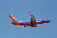 N271LV @ KFLL - Boeing 737-700 - by Mark Pasqualino