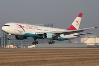 OE-LAT @ LOWW - AUA [OS] Austrian Airlines - by Delta Kilo