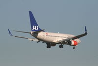 LN-TUM @ EBBR - Flight SK4743 is descending to RWY 02