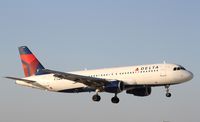 N357NW @ KMIA - Airbus A320 - by Mark Pasqualino