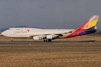 HL7413 @ VIE - Asiana Cargo - by Chris Jilli