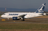 YR-ASD @ VIE - TAROM - by Chris Jilli