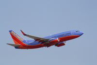 N254WN @ KFLL - Boeing 737-700 - by Mark Pasqualino