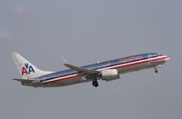 N921AN @ KFLL - Boeing 737-800 - by Mark Pasqualino