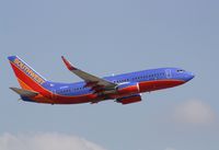 N710SW @ KFLL - Boeing 737-700 - by Mark Pasqualino