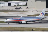 N811NN @ KFLL - Boeing 737-800 - by Mark Pasqualino