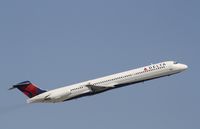 N905DL @ KFLL - MD-88 - by Mark Pasqualino