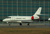 OE-HPH @ LOWW - Goldeckflug Falcon 2000 - by Thomas Ranner