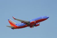 N489WN @ KFLL - Boeing 737-700 - by Mark Pasqualino
