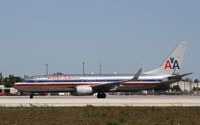 N972AN @ KMIA - Boeing 737-800 - by Mark Pasqualino