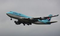 HL7490 @ EGLL - Landing at Heathrow