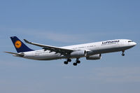 D-AIKM @ DFW - Lufthansa landing at DFW Airport
