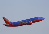 N340LV @ KFLL - Boeing 737-300 - by Mark Pasqualino