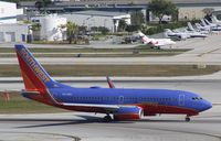 N910WN @ KFLL - Boeing 737-700 - by Mark Pasqualino