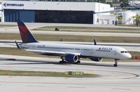 N666DN @ KFLL - Boeing 757-200