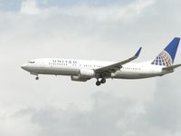 N73276 @ ONT - On final to runway 26R - by Helicopterfriend