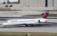 N924DL @ KFLL - MD-88