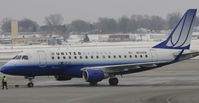 N633RW @ KMSP - United - by Todd Royer