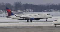 N634CZ @ KMSP - Departing MSP - by Todd Royer