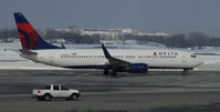 N394DA @ KMSP - Delta - by Todd Royer