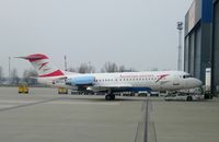 OE-LFL @ LOWW - Waiting in front of the Austrian-hangars.