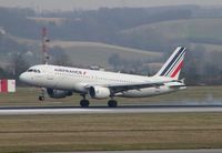 F-GKXV @ LOWW - Very windy day in Vienna. AF A320 landing runway 34.