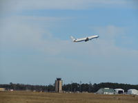 98-0002 @ ILM - Vice President's Air Force 2 steep climb off RWY 24
