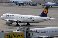 D-AIQD @ VIE - Lufthansa - by Chris Jilli