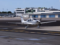 N807EB @ KSMO - N807EB taxiing - by Torsten Hoff