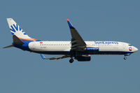 TC-SNT @ VIE - SunExpress - by Chris Jilli