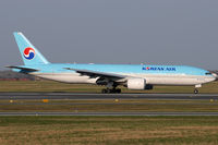 HL7764 @ VIE - Korean Air - by Chris Jilli