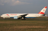 OE-LPB @ VIE - Austrian Airlines - by Chris Jilli