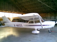 F-HECC @ LFPZ - Cessna 172R N°serie C172R80306 - by Didier BENOIT